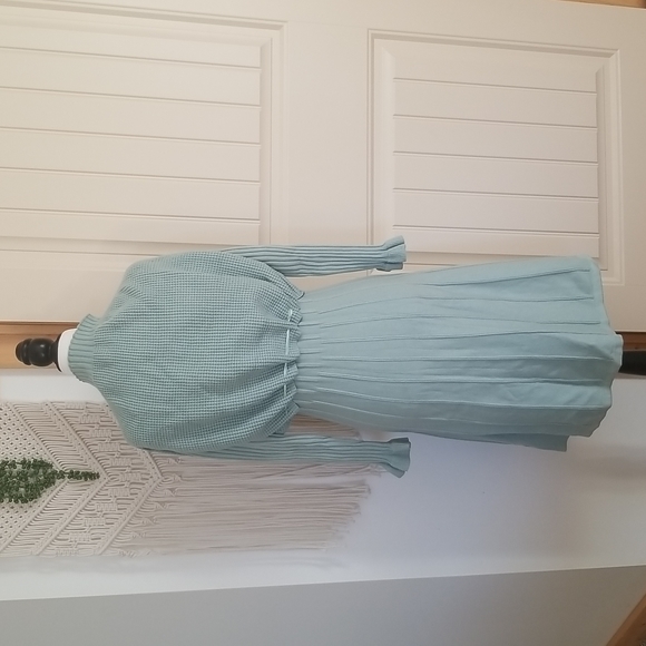 Chicwish Sweater Dress Set - Picture 3 of 14